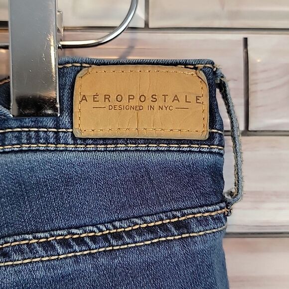 Aeropostale blue denim low-rise bootcut jeans Size 4 - Picture 8 of 16